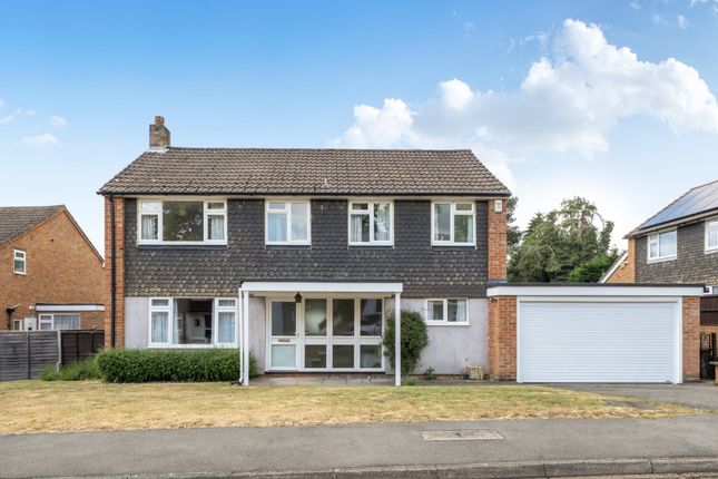 4 bed property, in Woodham, £800,000