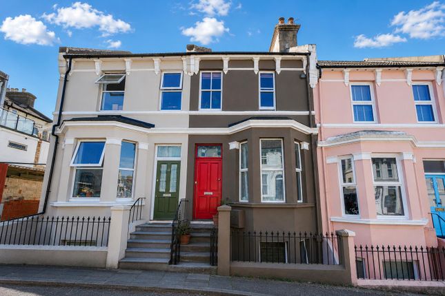 4 bed property, in St. Marys Road, £325,000
