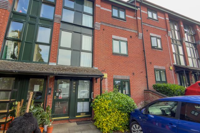 1 bed property, in Priory Wharf, £80,000