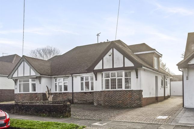3 bed property, in Larkfield Way, £600,000