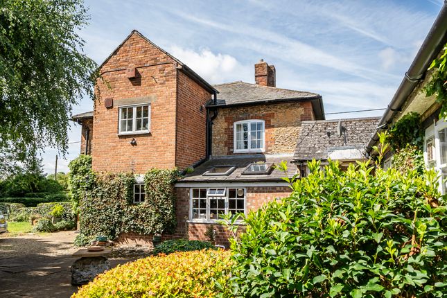 5 bed property, in Cumnor Road, £900,000