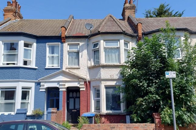 2 bed property, in 4A Ambleside Road, £185,000