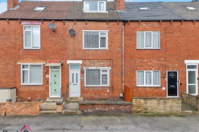 4 bed property, in Beech Grove Avenue, £200,000