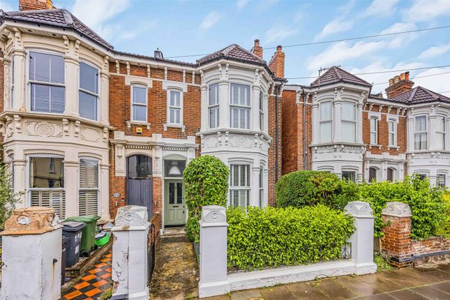 4 bed property, in St. Andrews Road, £575,000