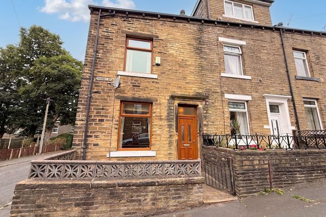 2 bed property, in Derby Street, £145,000