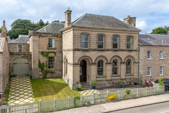 5 bed property, in The Old Bank House, £595,000