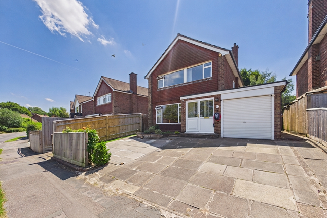 3 bed property, in Hithercroft Road, £575,000