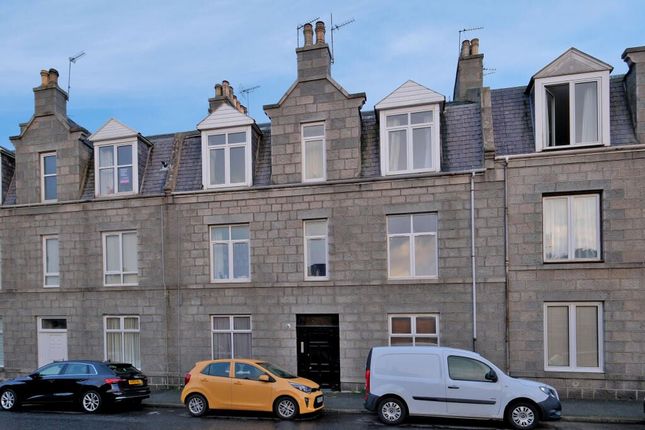 1 bed property, in 5D Victoria Street, £39,000
