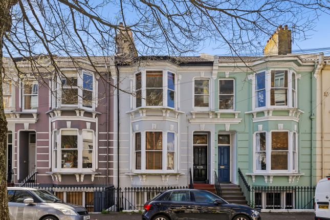 2 bed property, in Sudeley Terrace, £260,000