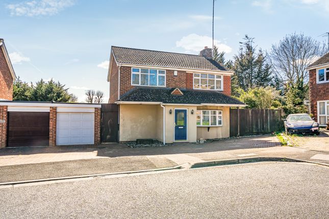 4 bed property, in Grovebury Close, £625,000
