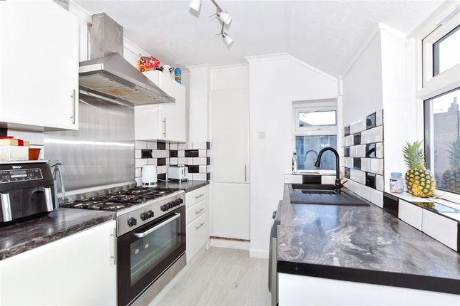 2 bed property, in Birling Road, £230,000