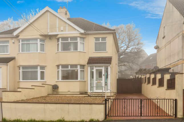 3 bed property, in Hampton Street, £270,000