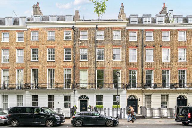 2 bed property, in Dorset Square, £900,000