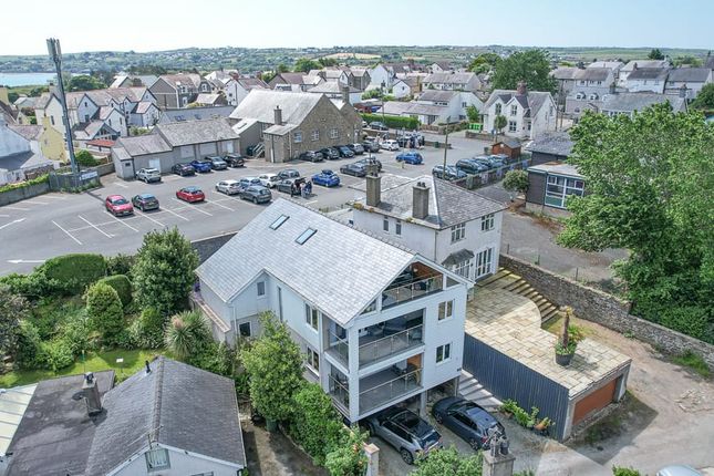 4 bed property, in Gwydryn Road, £795,000