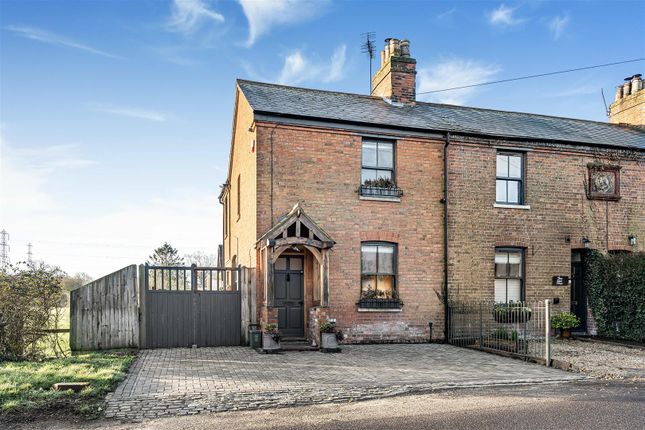 3 bed property, in Verney Junction, £450,000