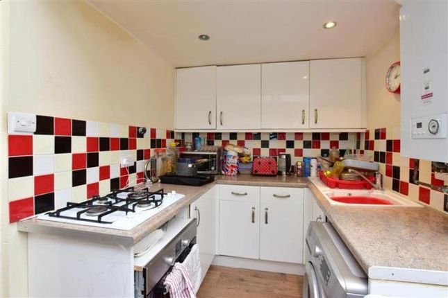 2 bed property, in Beaver Road, £209,995