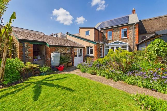 4 bed property, in Fore Street, £425,000