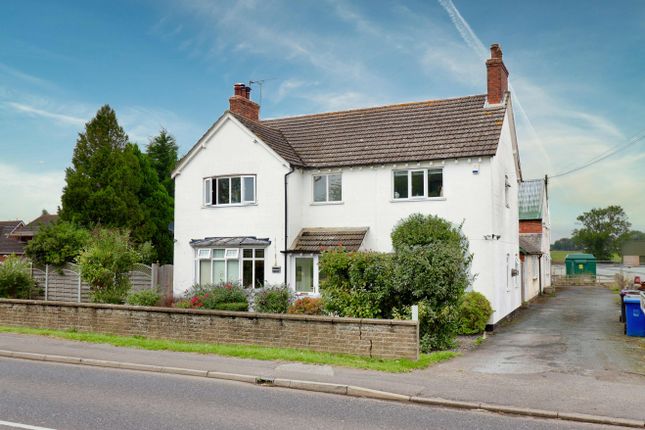 3 bed property, in Station Road, £365,000