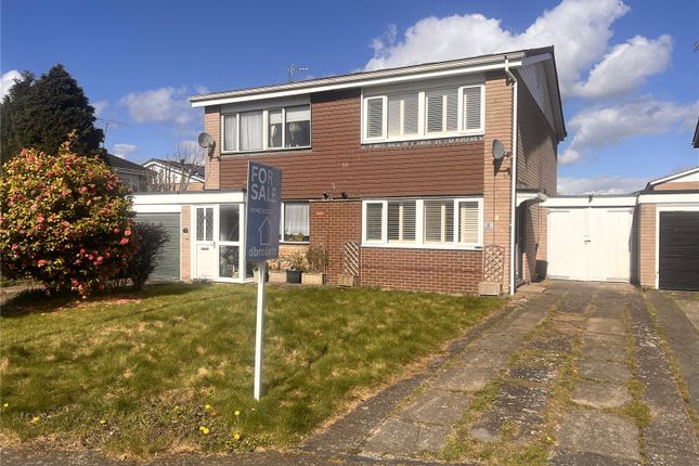 2 bed property, in Newfield Drive, £210,000