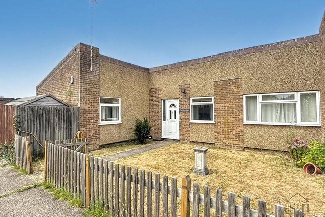 2 bed property, in Beaver Lane, £260,000