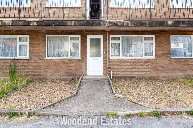 2 bed property, in Pole Hill Road, £150,000