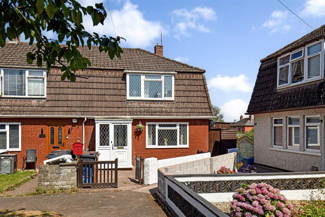 3 bed property, in Haymans Close, £220,000