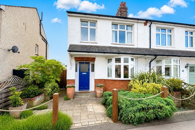 3 bed property, in Goldlay Avenue, £485,000