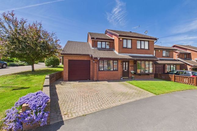 4 bed property, in Sandmead Close, £400,000