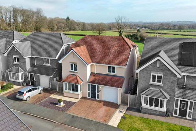 4 bed property, in The Woodlands, £400,000
