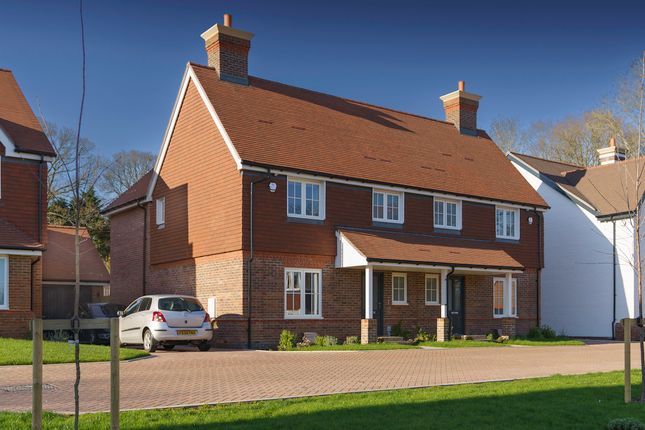 3 bed property, in Bostocks Close, £850,000