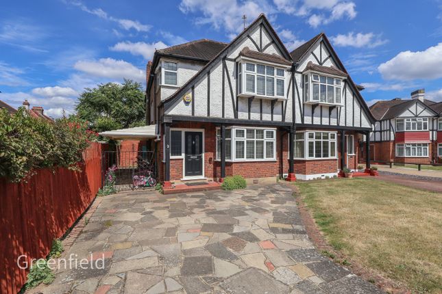 3 bed property, in Austyn Gardens, £725,000