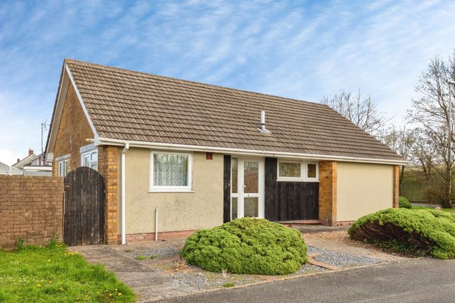 3 bed property, in Ystrad Drive, £190,000