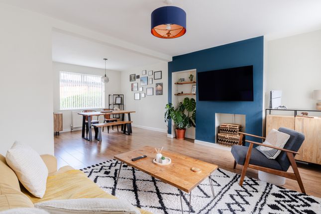 3 bed property, in Portway, £365,000