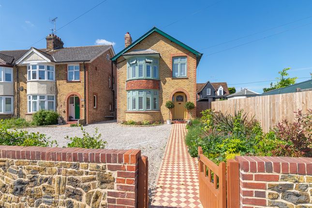 3 bed property, in Fambridge Road, £600,000