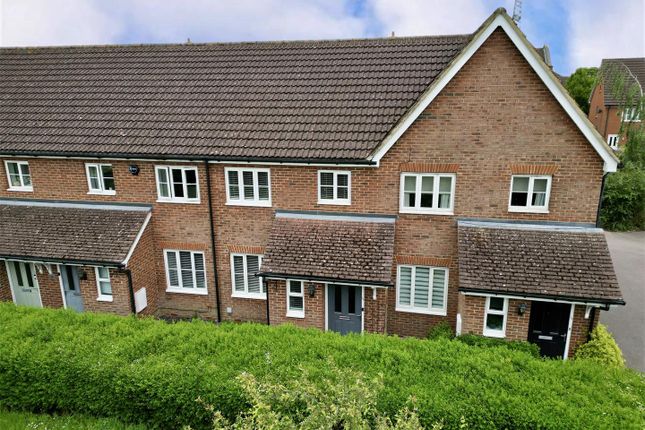 2 bed property, in Nevis Road, £325,000