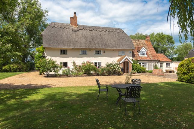 4 bed property, in Keysoe Row East, £1,000,000