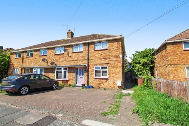 2 bed property, in Bristow Road, £275,000