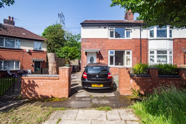 2 bed property, in Valpy Avenue, £122,000