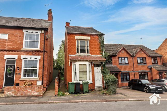 2 bed property, in Forest Gate, £175,000