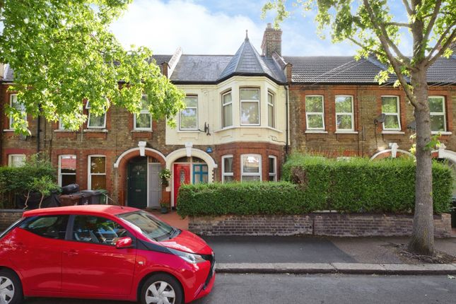 2 bed property, in Perth Road, £475,000