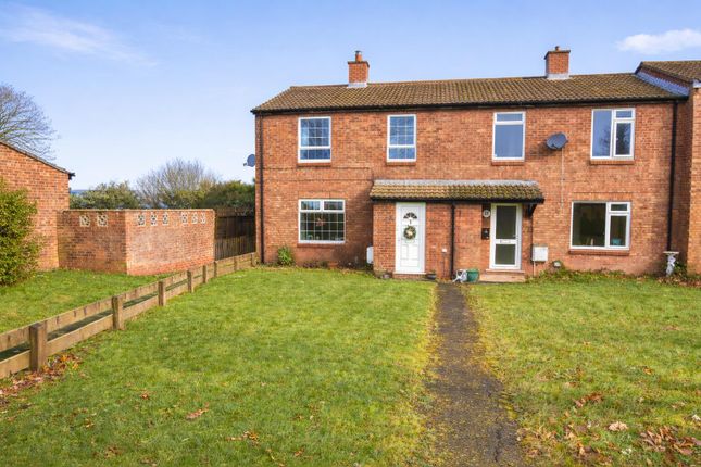 3 bed property, in Jubilee Way, £280,000