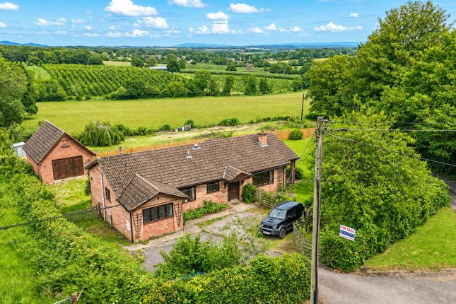 4 bed property, in Linton, £575,000