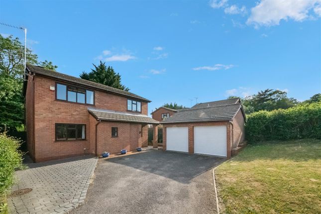 3 bed property, in Hyacinth Drive, £750,000