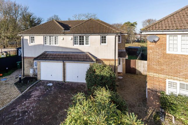 3 bed property, in Dowding Road, £550,000