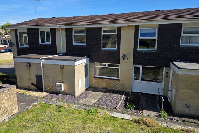 3 bed property, in Poynder Road, £230,000
