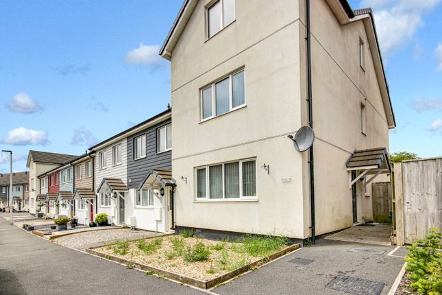3 bed property, in Pridham Place, £250,000