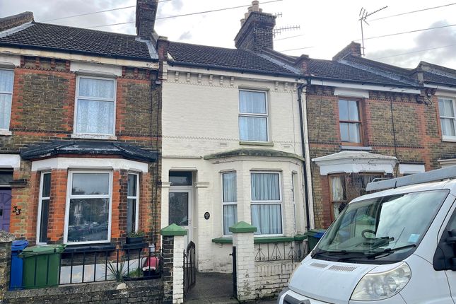 3 bed property, in Roman Road, £285,000