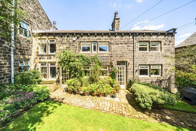 4 bed property, in Top O Th Town Heptonstall, £575,000