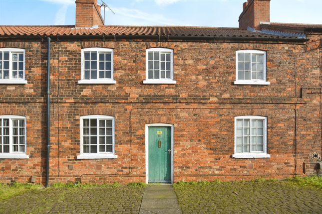 2 bed property, in Redbourne Street, £75,000