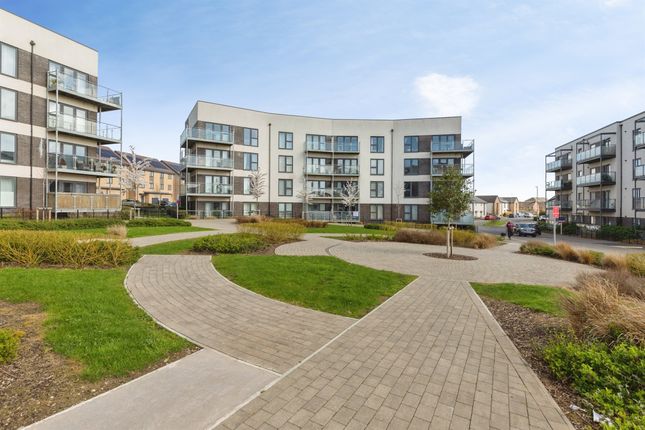 1 bed property, in Oxleigh Way, £225,000
